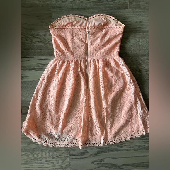 Strapless lace dress Size small - Picture 3 of 3